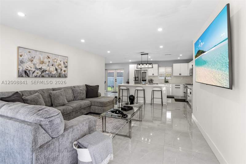 5 bedroom SingleFamilyResidence at 12724 SW 33rd Ter, Orsori, Miami — photo 5
