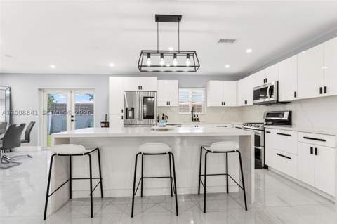 12724 SW 33rd Ter, Miami FL - photo 9 of 41