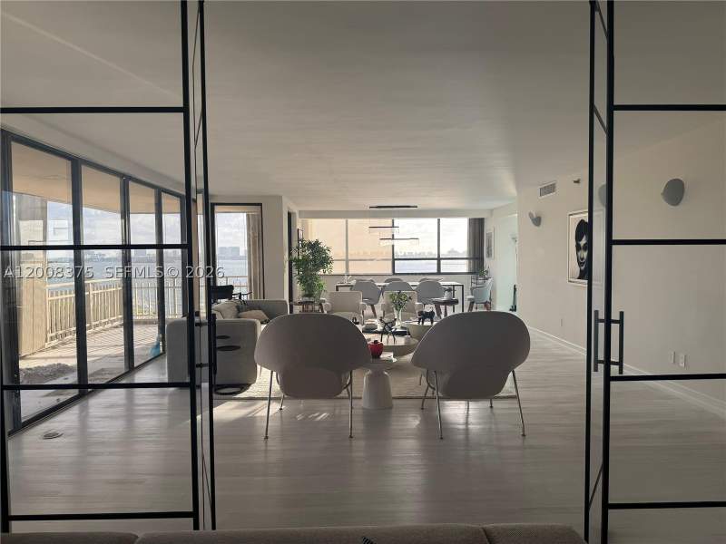 3 bedroom Condominium at 11113 Biscayne Blvd 558, Jockey Club III, Miami — photo 4