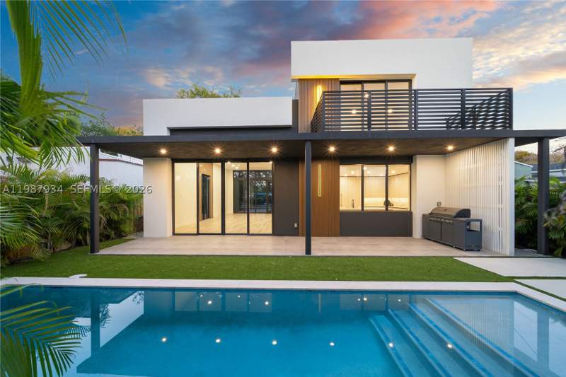 5 bedroom SingleFamilyResidence at 536 NW 48th ST, BAY VISTA PARK AMD PL, Miami — photo 1