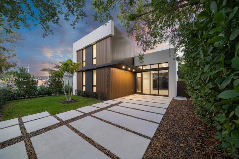 5 bedroom SingleFamilyResidence at 536 NW 48th ST, BAY VISTA PARK AMD PL, Miami — photo 5