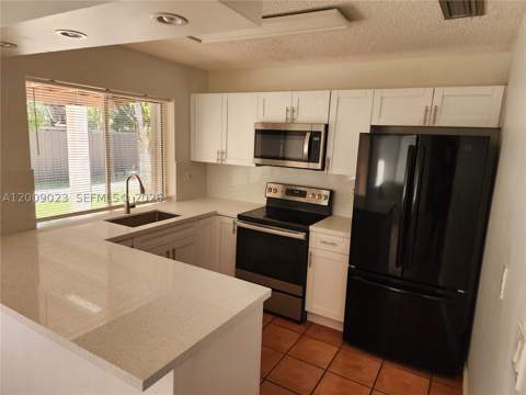 9825 SW 132nd Ct, Miami FL - photo 9 of 60