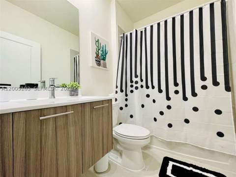 10300 NW 66th Av 101, Doral FL - photo 14 of 25