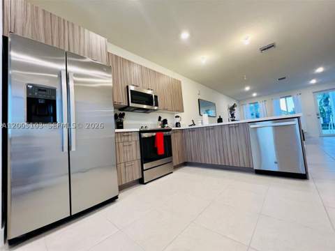 10300 NW 66th Av 101, Doral FL - photo 7 of 25