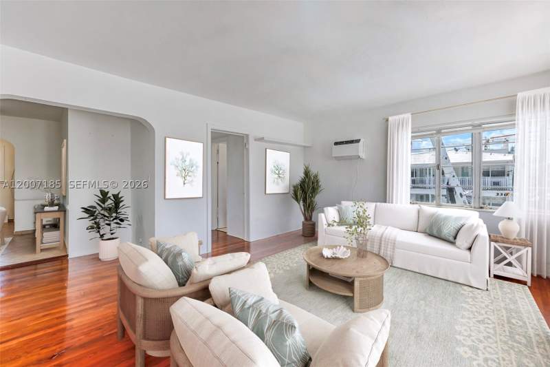 1 bedroom Condominium at 7407 Byron Ave 3, Helen Manor Condo, Miami Beach — photo 4