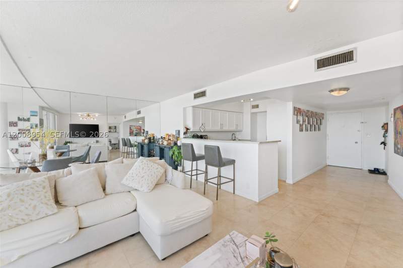 1 bedroom Condominium at 900 Bay Dr 421, King Cole Condo, Miami Beach — photo 5