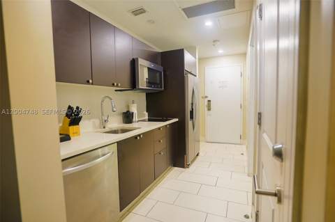 5300 NW 87th Ave 311, Doral FL - photo 13 of 14
