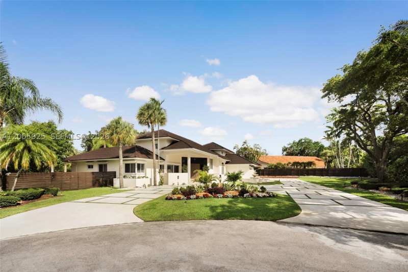 6 bedroom SingleFamilyResidence at 8841 SW 103rd St, Galloway Glen, Miami — photo 1