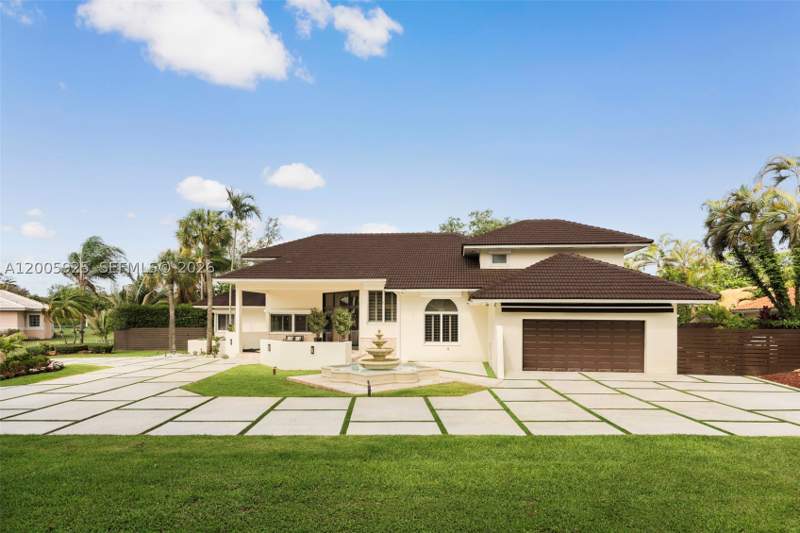 6 bedroom SingleFamilyResidence at 8841 SW 103rd St, Galloway Glen, Miami — photo 2