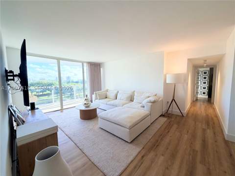 3701 N Country Club Dr 607, Aventura FL - photo 11 of 37