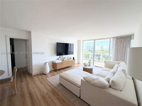 3701 N Country Club Dr 607, Aventura FL - photo 9 of 37