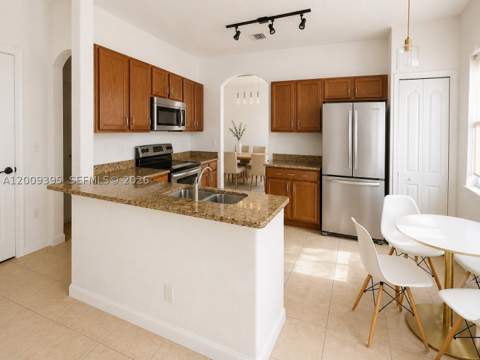 11028 NW 87th Ln, Doral FL - photo 12 of 16