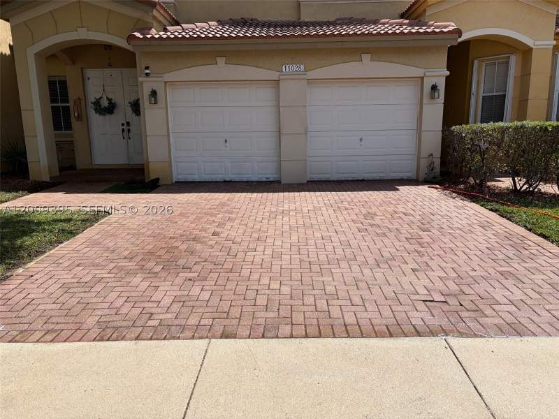 3 bedroom Townhouse at 11028 NW 87th Ln, Islands At Doral Townhome, Doral — photo 2
