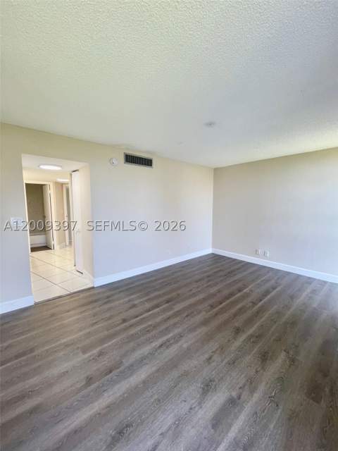 20400 W Country Club Dr 608, Aventura FL - photo 10 of 18