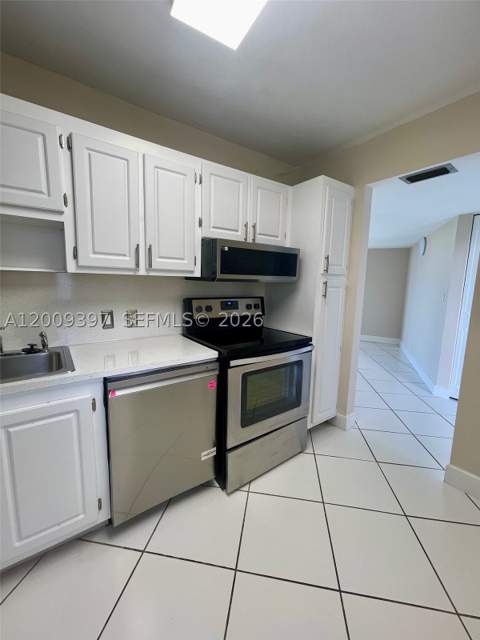 20400 W Country Club Dr 608, Aventura FL - photo 7 of 18