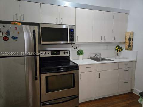 1219 Meridian Ave 2, Miami Beach FL - photo 9 of 16