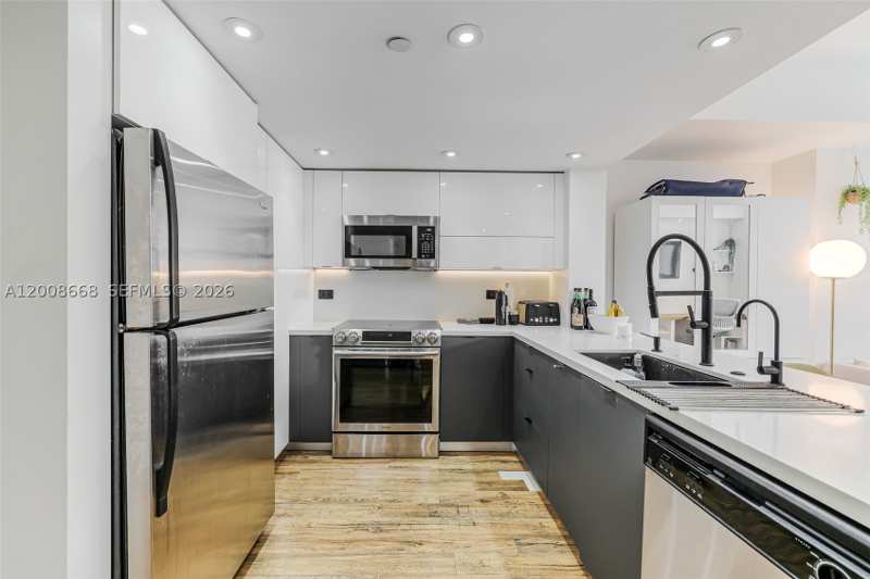1 bedroom Condominium at 111 E Flagler St 708, Flagler First Condo, Miami — photo 1
