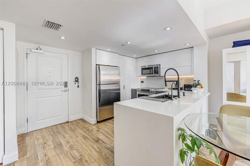 1 bedroom Condominium at 111 E Flagler St 708, Flagler First Condo, Miami — photo 5