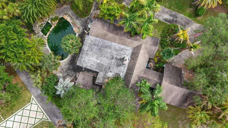 5 bedroom SingleFamilyResidence at 8339 SW 112th St, Kendal Green Homesites, Miami — photo 5