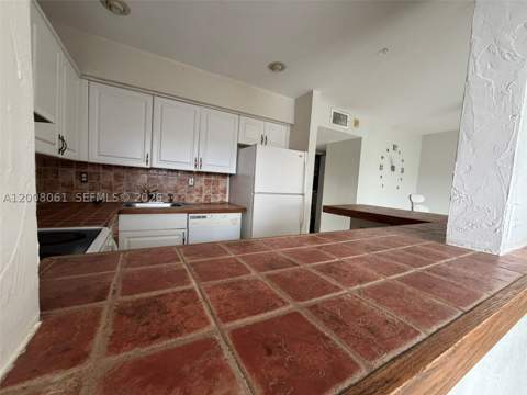 17650 NW 68th Ave A2008, Hialeah FL - photo 10 of 21