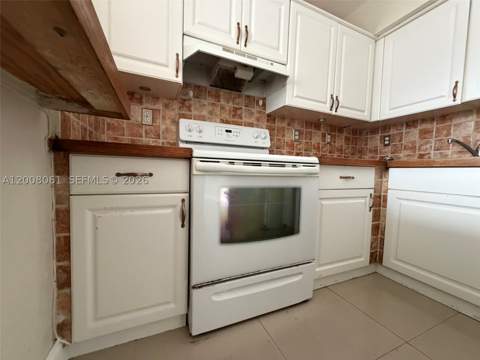 17650 NW 68th Ave A2008, Hialeah FL - photo 7 of 21