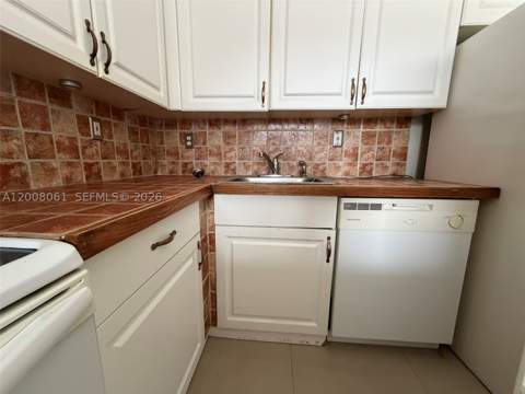 17650 NW 68th Ave A2008, Hialeah FL - photo 8 of 21