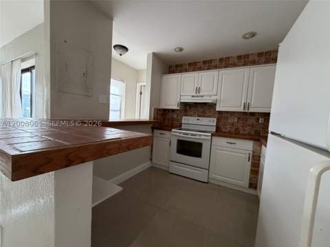 17650 NW 68th Ave A2008, Hialeah FL - photo 9 of 21