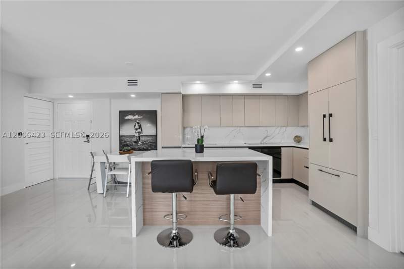 2 bedroom Condominium at 1155 Brickell Bay Dr 2003, The Mark On Brickell Cond, Miami — photo 2