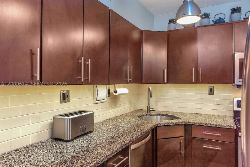 1 bedroom Condominium at 1200 West Ave 423, Mirador 1200 Condo, Miami Beach — photo 4