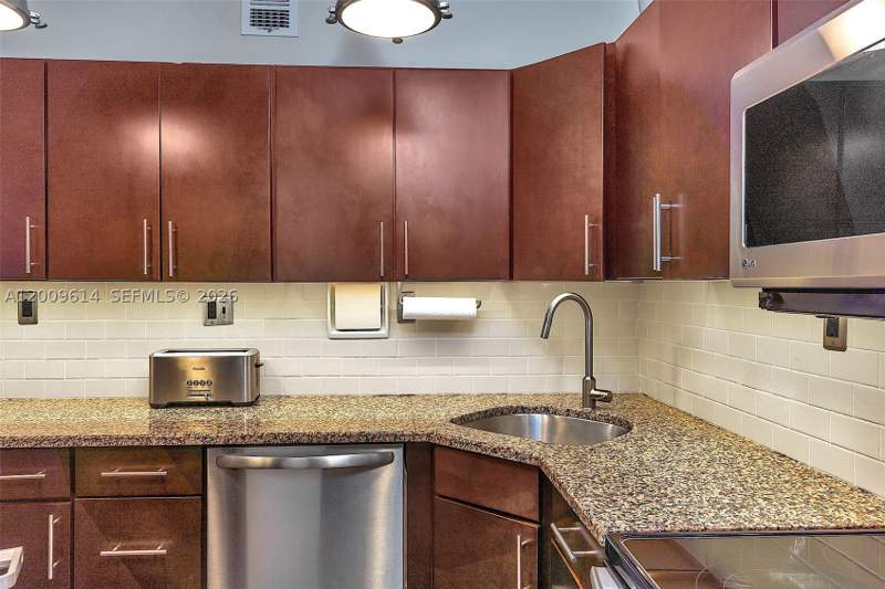 1 bedroom Condominium at 1200 West Ave 423, Mirador 1200 Condo, Miami Beach — photo 5