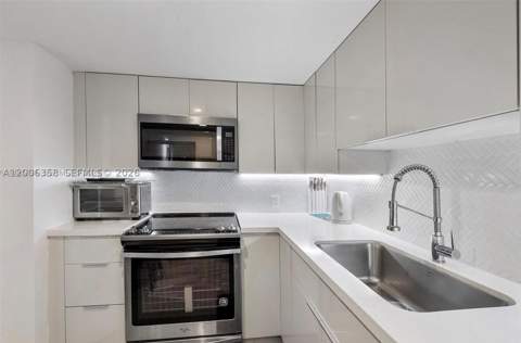 100 bayview dr Ph31, Sunny Isles Beach FL - photo 10 of 13