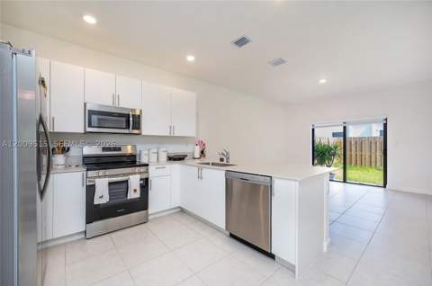 13311 SW 233rd Ter, Homestead FL - photo 6 of 21