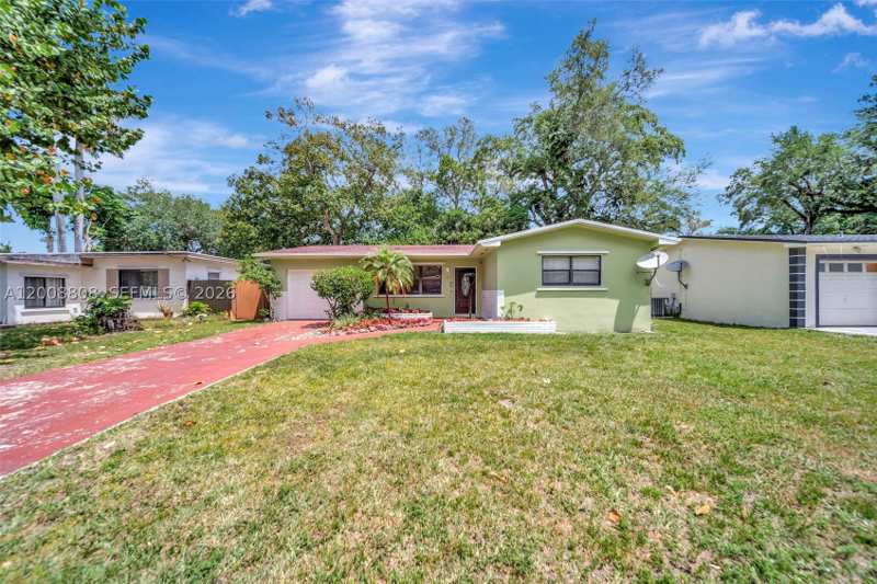 4 bedroom SingleFamilyResidence at 565 NE 160th St, Fulford Highlands, Miami — photo 1
