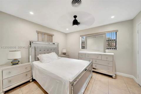 565 NE 160th St, Miami FL - photo 12 of 21