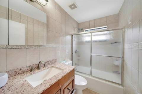 565 NE 160th St, Miami FL - photo 16 of 21
