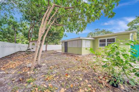 565 NE 160th St, Miami FL - photo 18 of 21