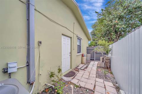 565 NE 160th St, Miami FL - photo 21 of 21