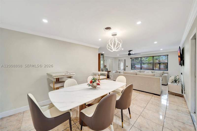 4 bedroom SingleFamilyResidence at 565 NE 160th St, Fulford Highlands, Miami — photo 5