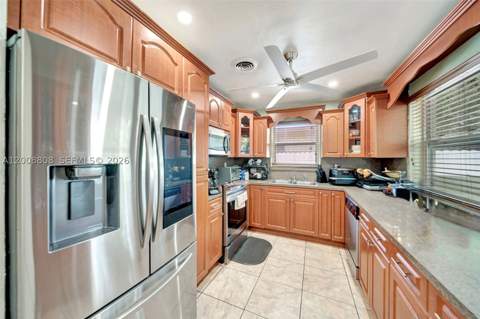 565 NE 160th St, Miami FL - photo 7 of 21