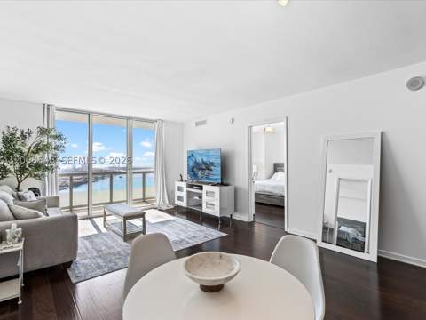 50 Biscayne Blvd 3308, Miami FL - photo 8 of 49