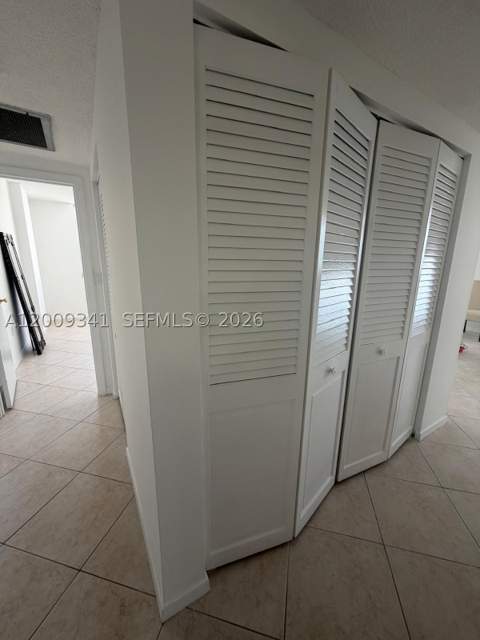 300 Bayview Dr 915, Sunny Isles Beach FL - photo 11 of 24