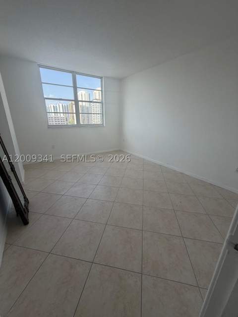 300 Bayview Dr 915, Sunny Isles Beach FL - photo 16 of 24