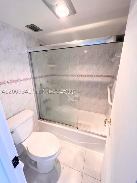 300 Bayview Dr 915, Sunny Isles Beach FL - photo 19 of 24