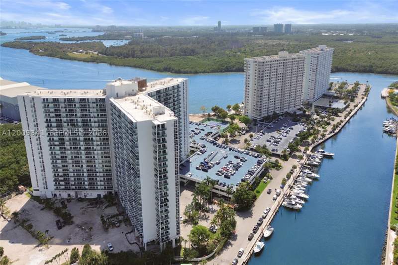 2 bedroom Condominium at 300 Bayview Dr 915, Arlen House Condo, Sunny Isles Beach — photo 2