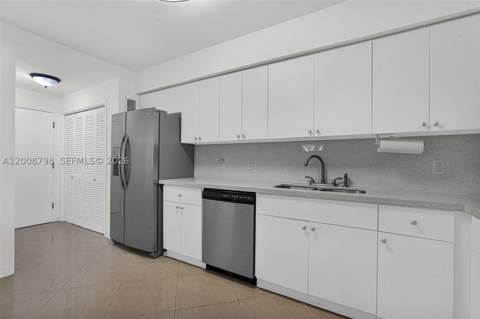 5825 Collins Ave 2E, Miami Beach FL - photo 10 of 56