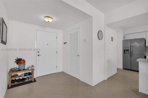 5825 Collins Ave 2E, Miami Beach FL - photo 17 of 56