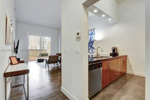 1200 Brickell Bay Dr 1404, Miami FL - photo 11 of 31