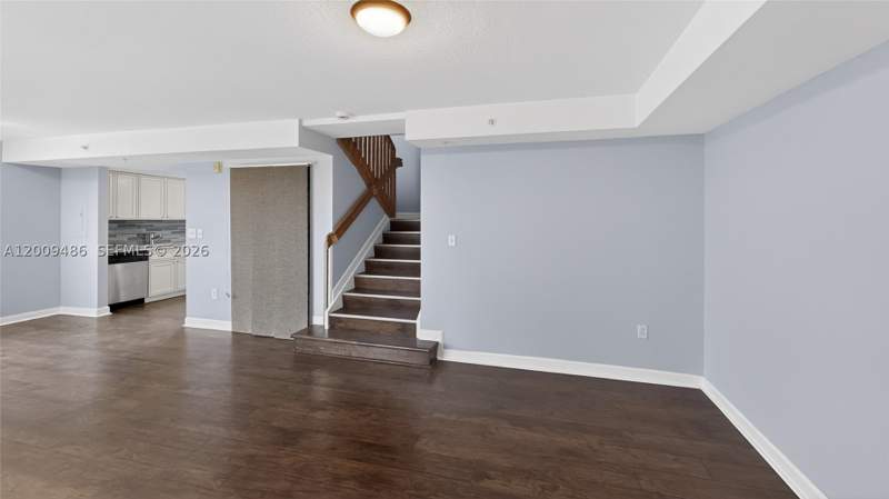 1 bedroom Condominium at 280 SW 20th Rd 904, Marquis I Of Coral Way Co, Miami — photo 5