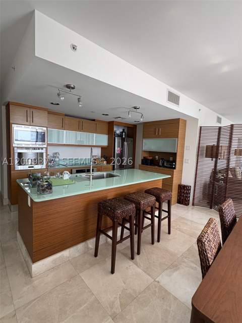 5875 Collins Ave 708, Miami Beach FL - photo 6 of 32