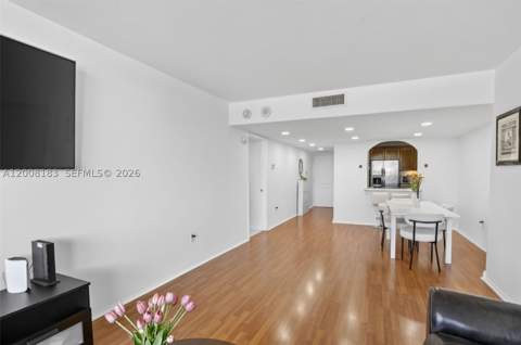 3675 N Country Club Dr 410, Aventura FL - photo 9 of 48